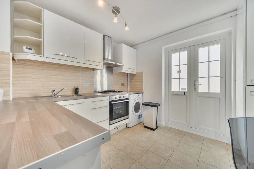 2 bedroom house for rent
