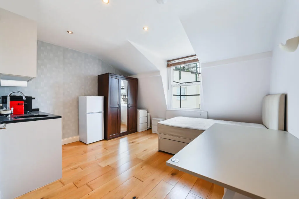 Studio flat for rent