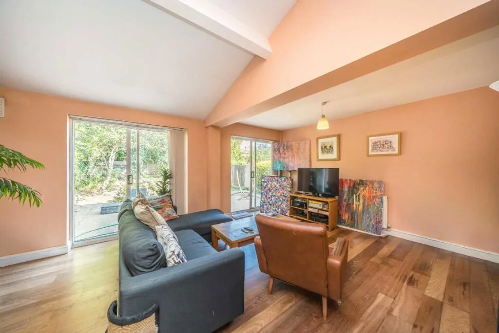 3 bedroom flat for rent