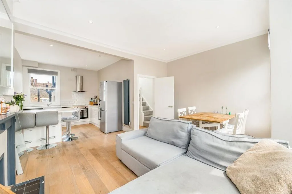 3 bedroom flat for rent