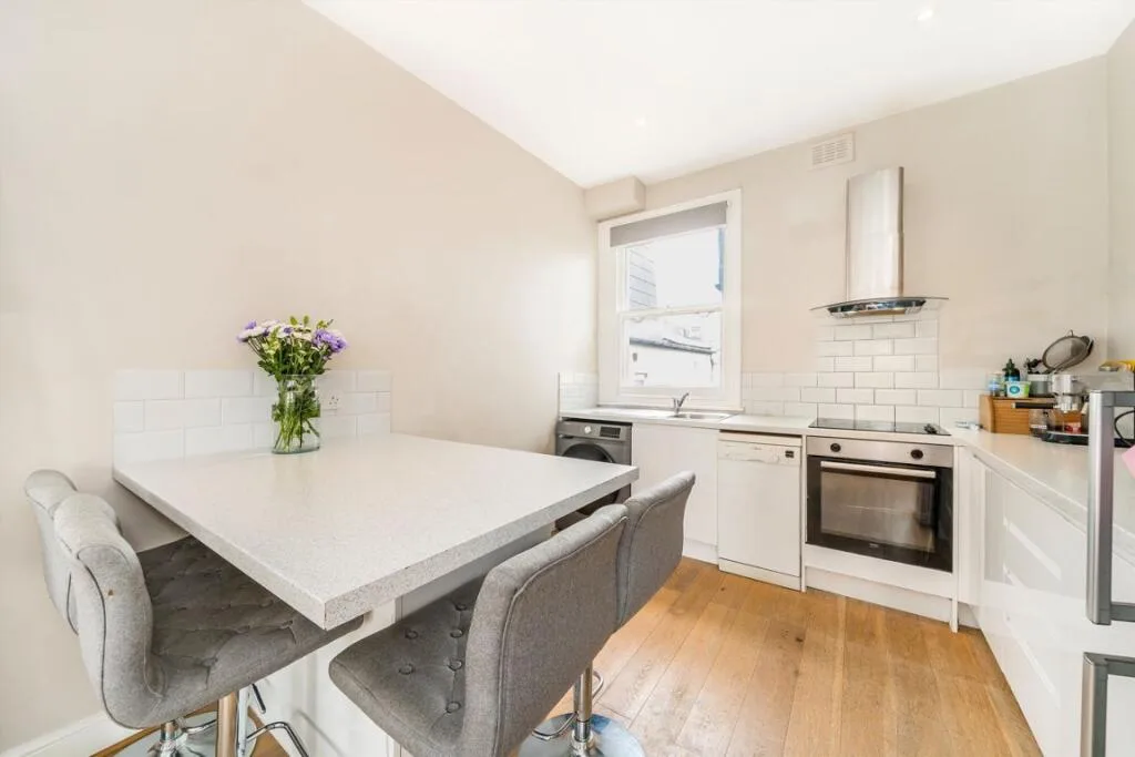 3 bedroom flat for rent