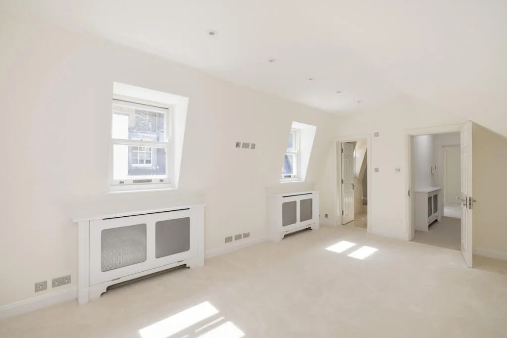 3 bedroom mews property for rent