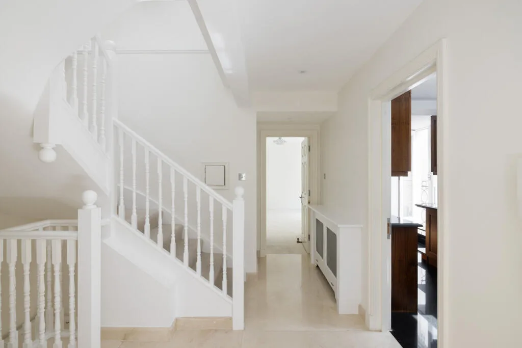 3 bedroom mews property for rent