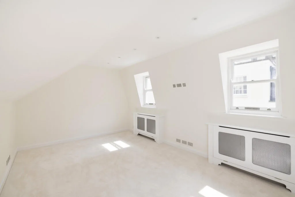 3 bedroom mews property for rent