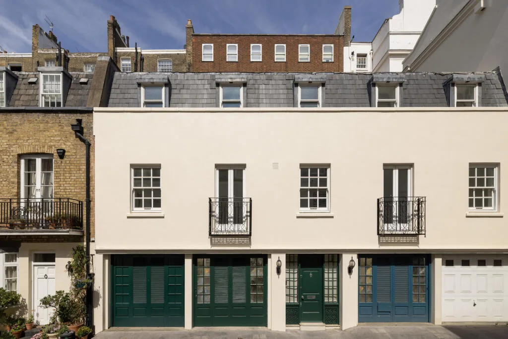 3 bedroom mews property for rent