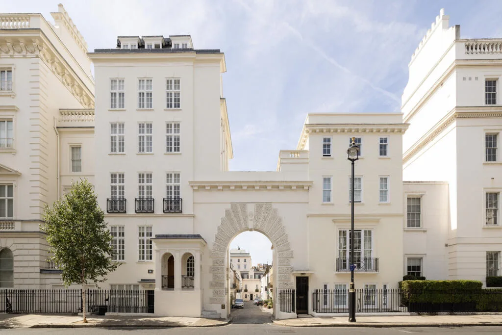 3 bedroom mews property for rent