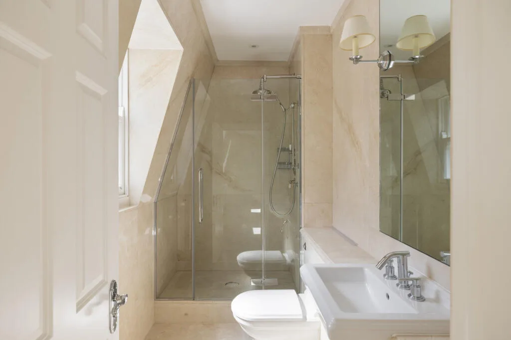 3 bedroom mews property for rent