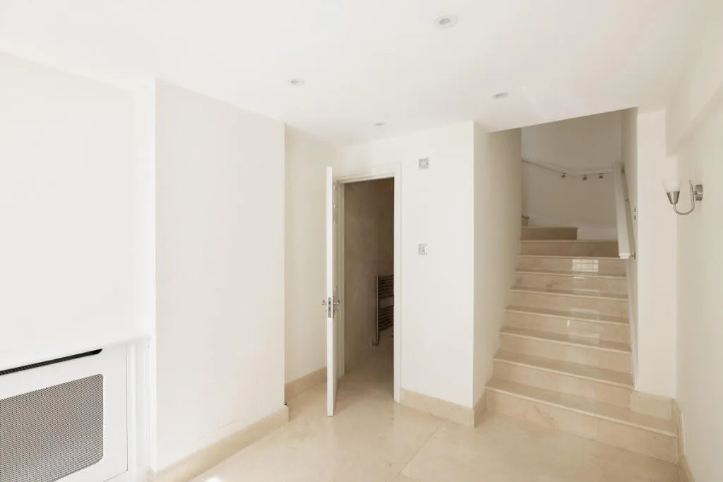 3 bedroom mews property for rent