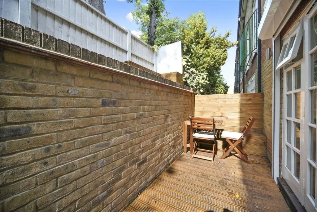 3 bedroom flat for rent