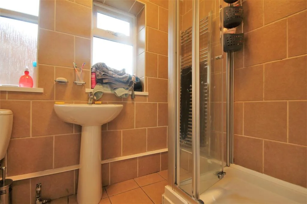 4 bedroom maisonette for rent