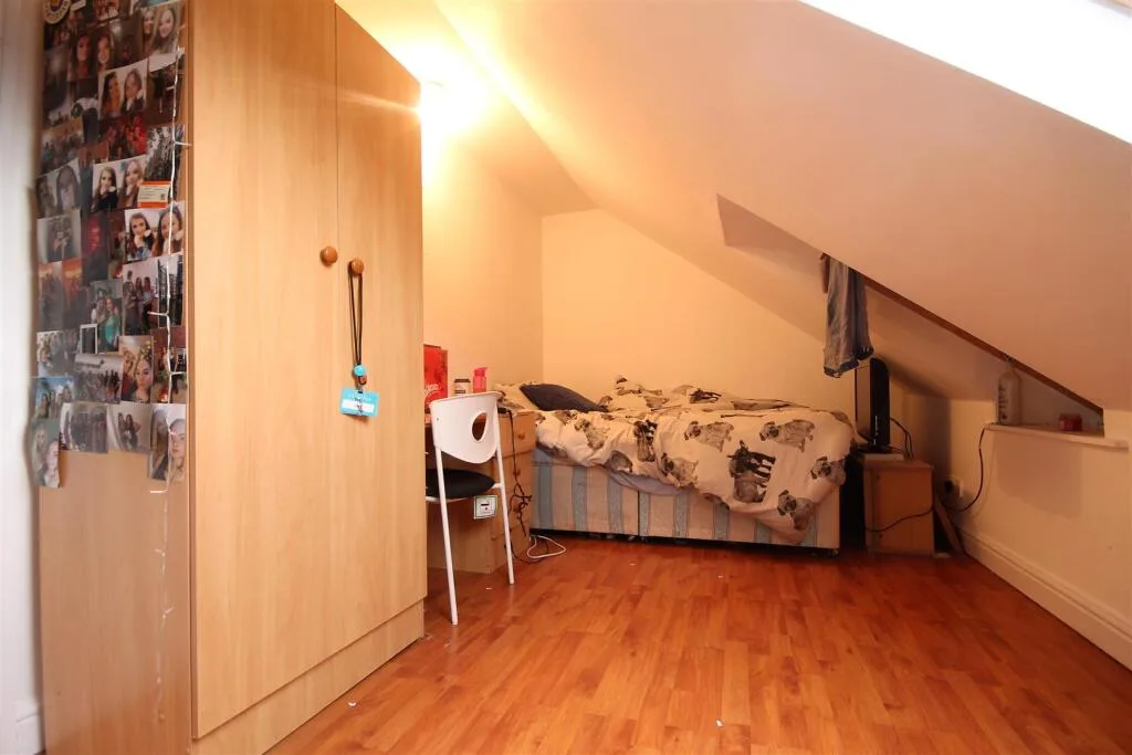 4 bedroom maisonette for rent