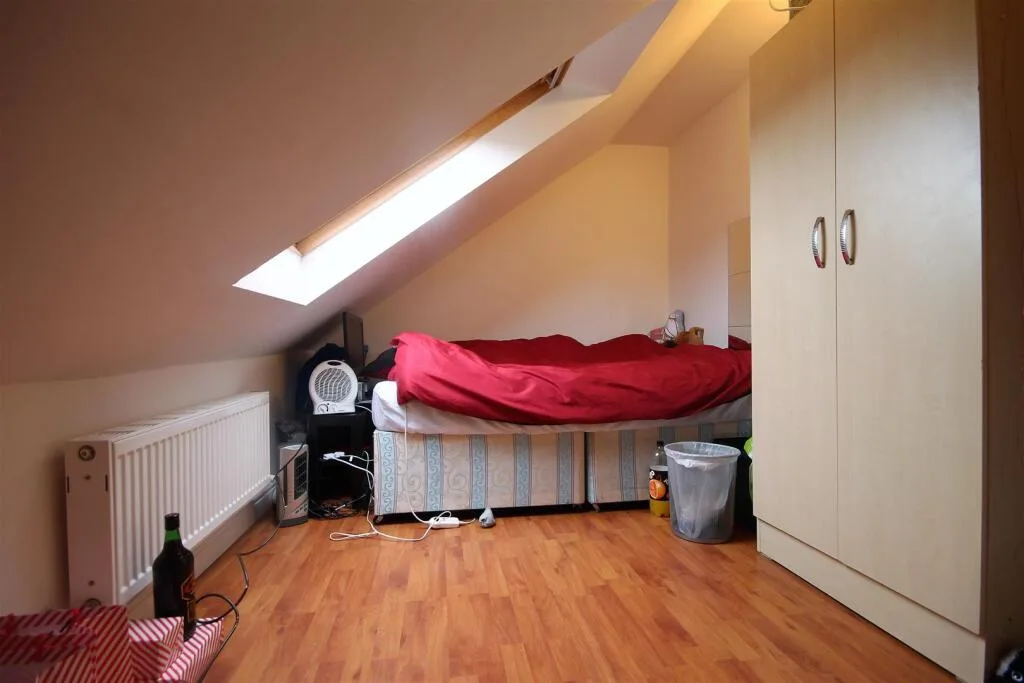 4 bedroom maisonette for rent