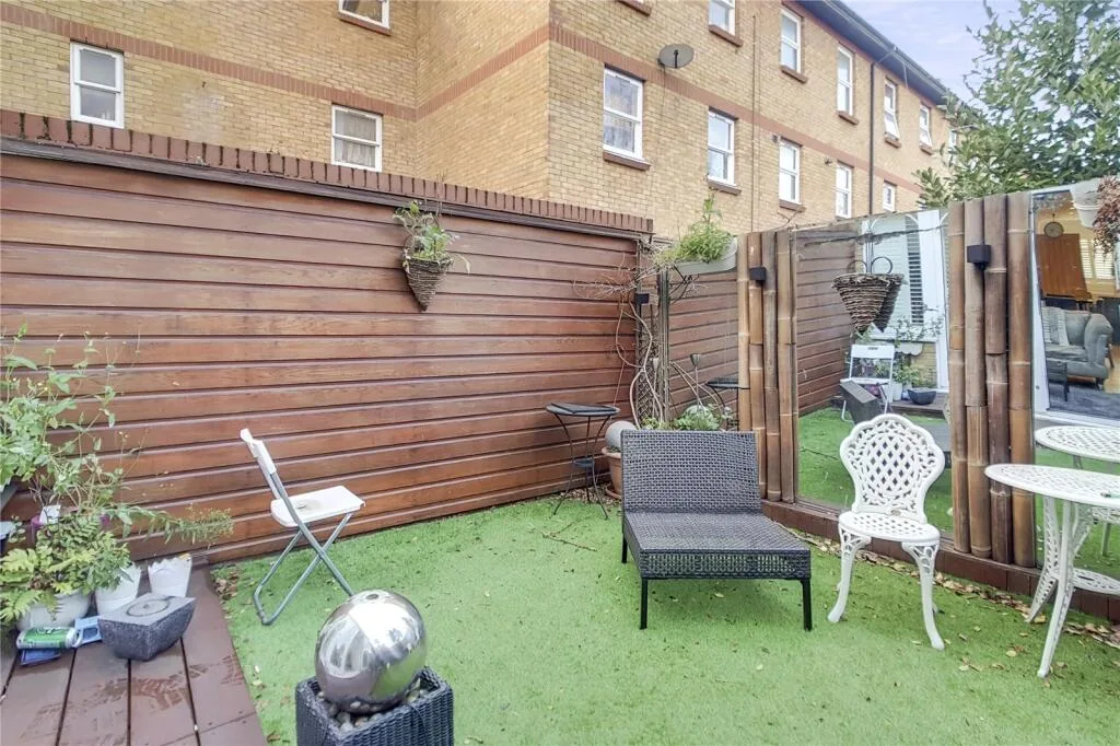 4 bedroom terraced house for rent