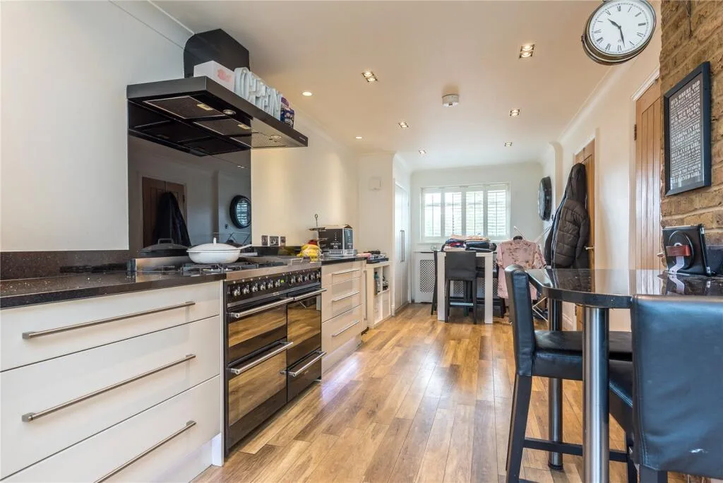 4 bedroom terraced house for rent