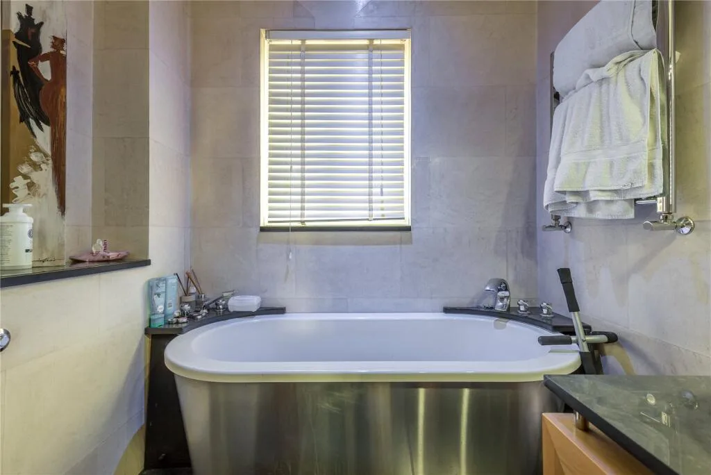 4 bedroom terraced house for rent