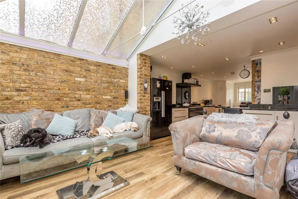 4 bedroom terraced house for rent