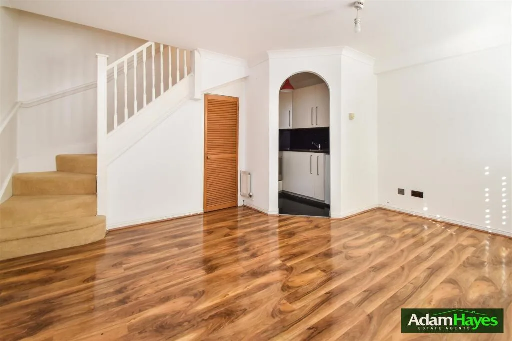 1 bedroom semi-detached house for rent