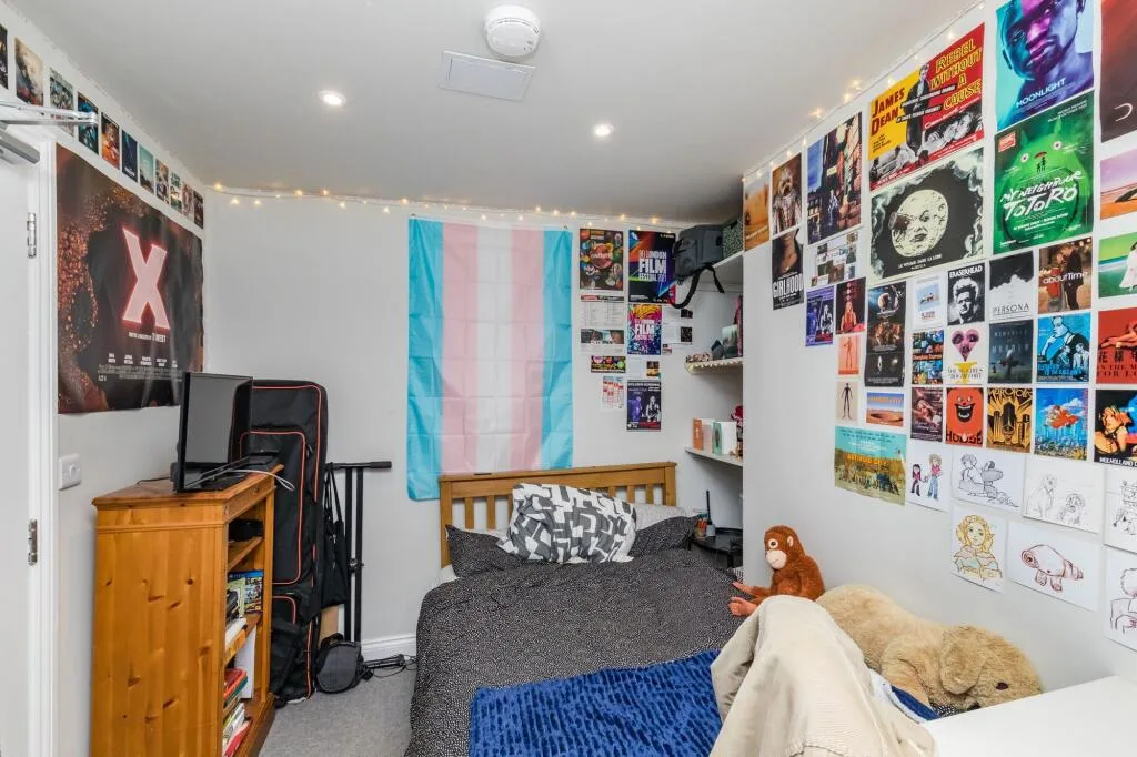 6 bedroom maisonette for rent