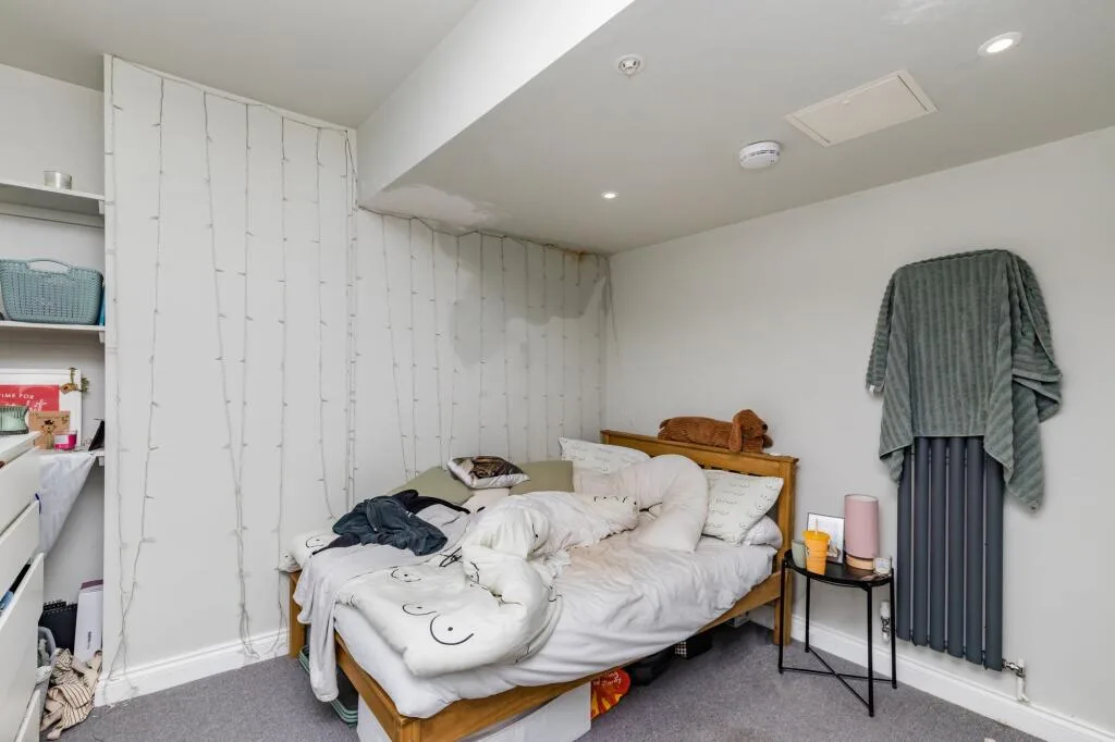 6 bedroom maisonette for rent
