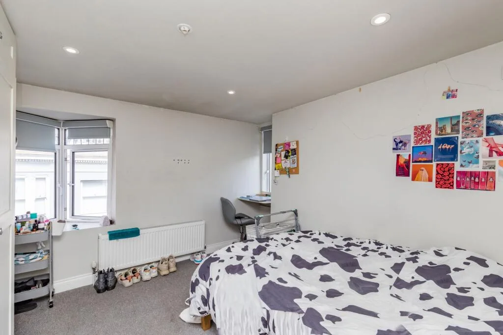 6 bedroom maisonette for rent