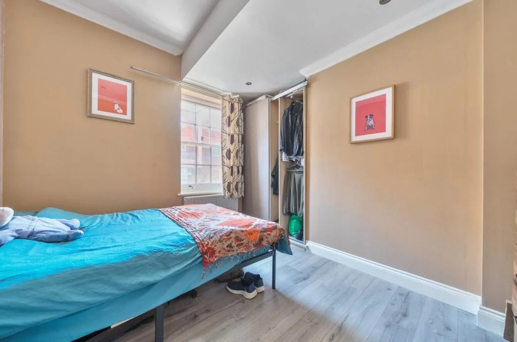2 bedroom maisonette for rent