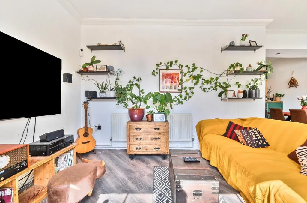 2 bedroom maisonette for rent
