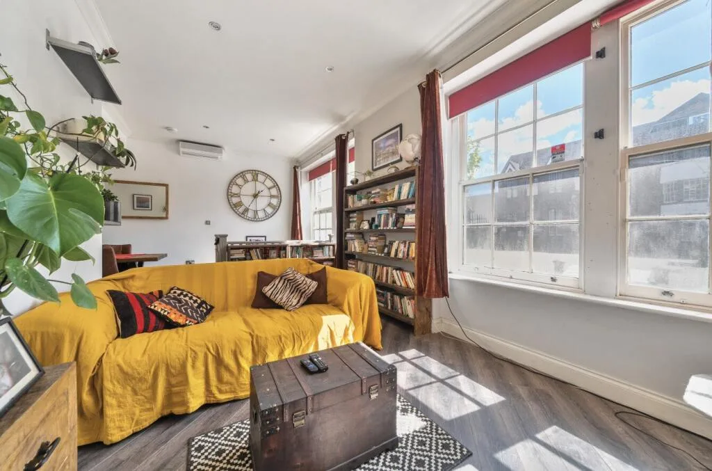 2 bedroom maisonette for rent