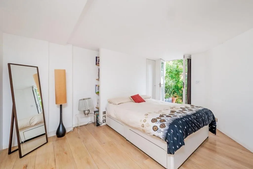 2 bedroom maisonette for rent