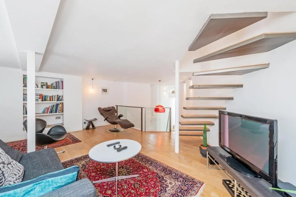 2 bedroom maisonette for rent