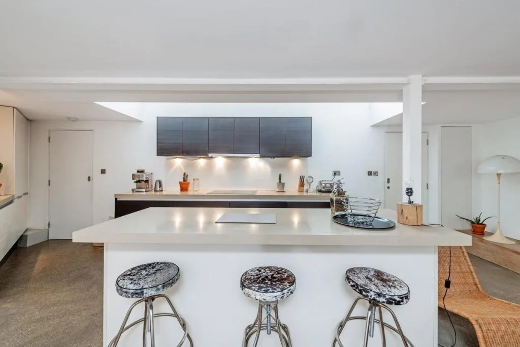 2 bedroom maisonette for rent