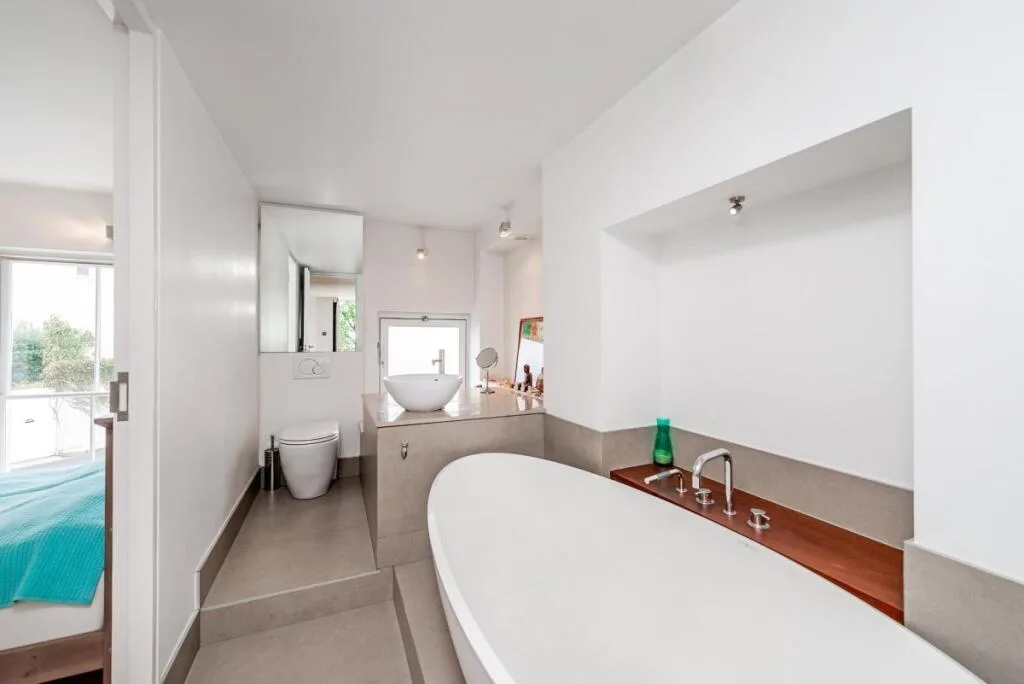 2 bedroom maisonette for rent