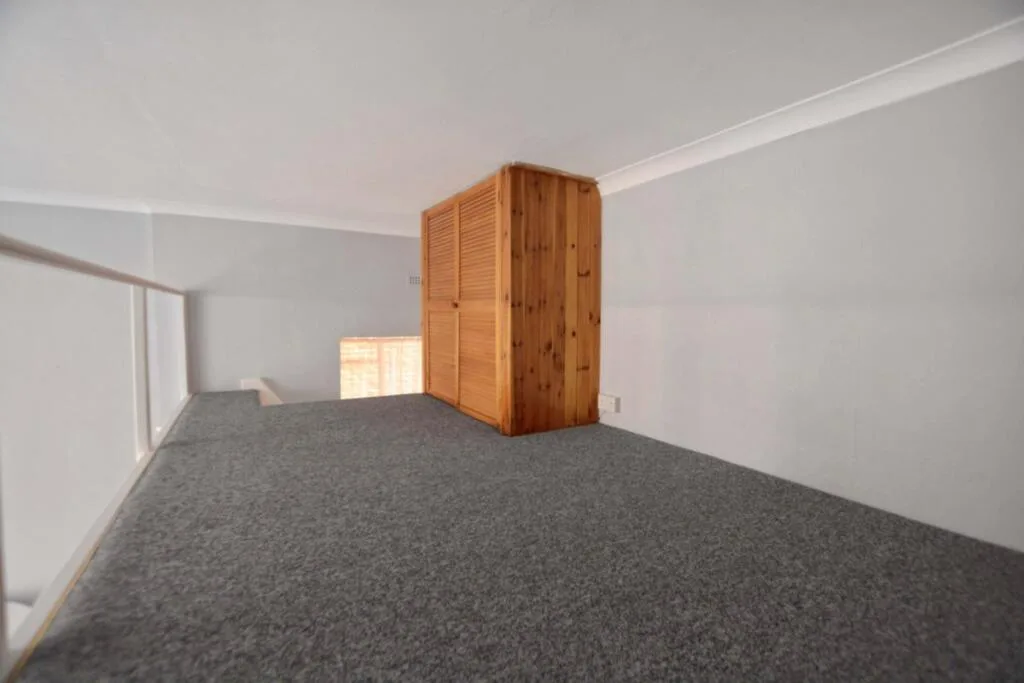 Studio flat for rent