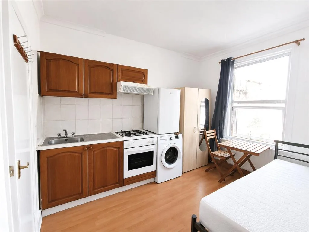 Studio apartment for rent