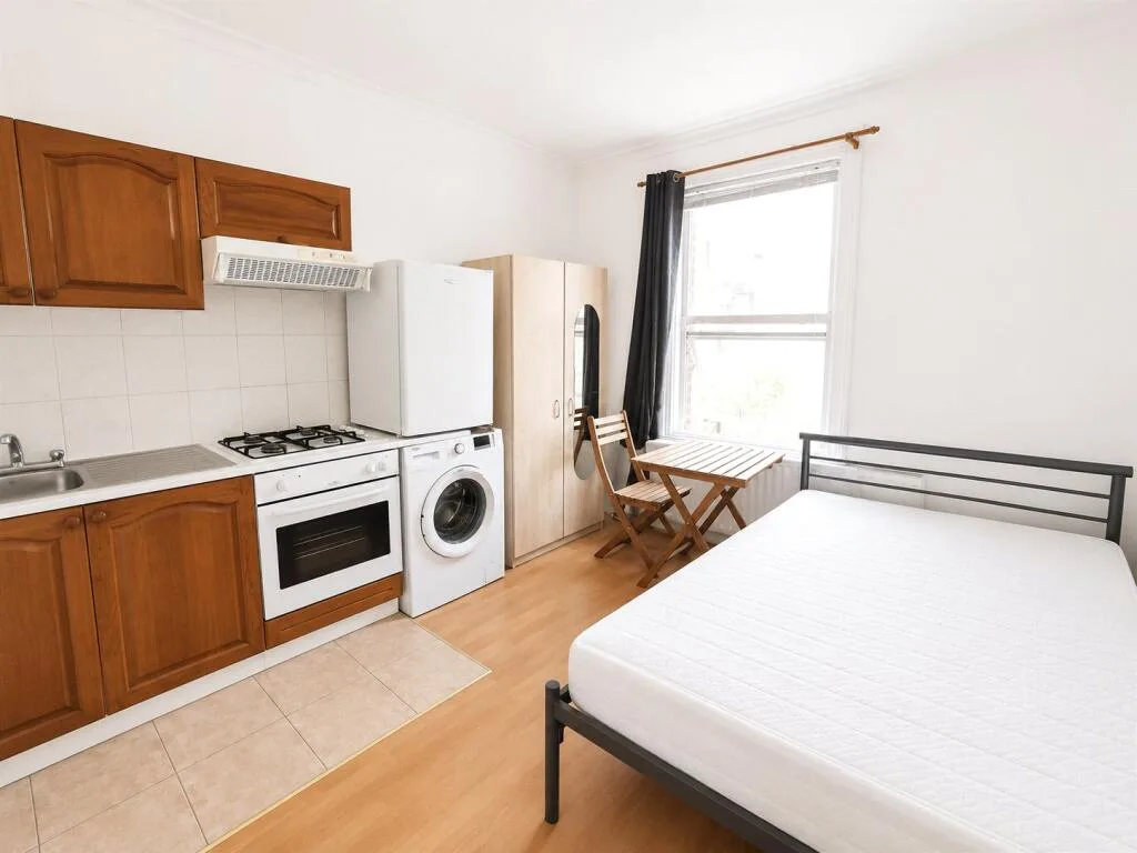 Studio apartment for rent
