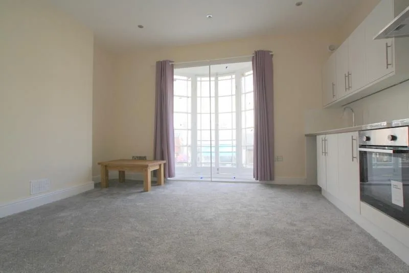 3 bedroom maisonette for rent