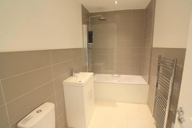 3 bedroom maisonette for rent