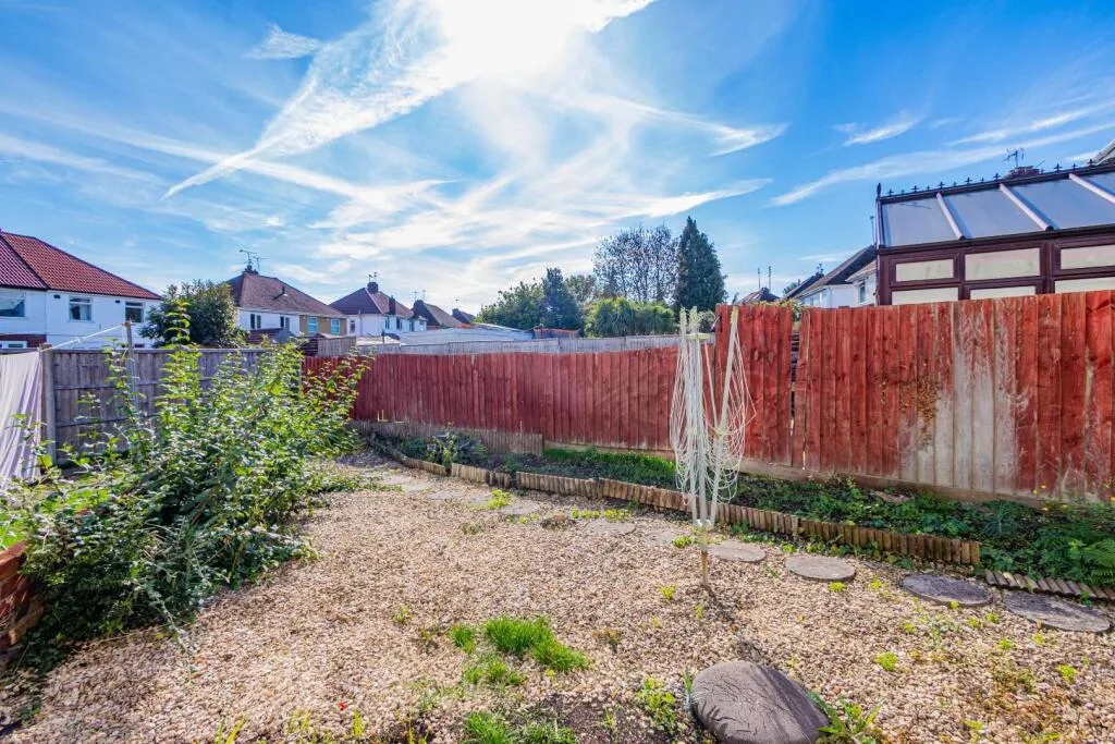 4 bedroom semi-detached house for rent