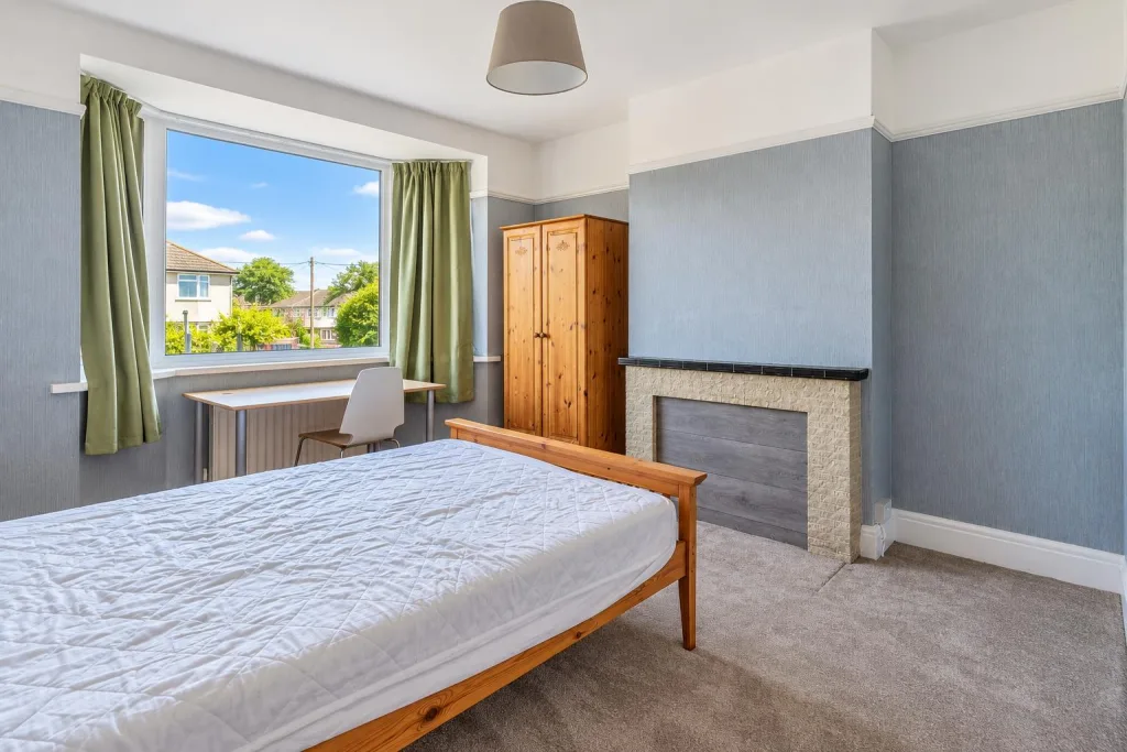 4 bedroom semi-detached house for rent