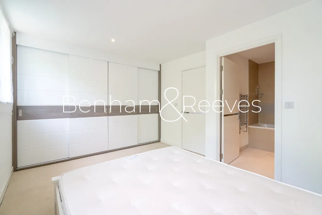 4 bedroom town house for rent