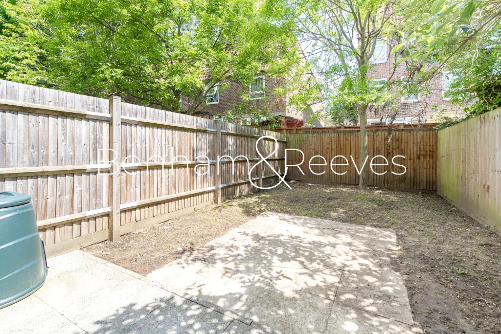 4 bedroom town house for rent