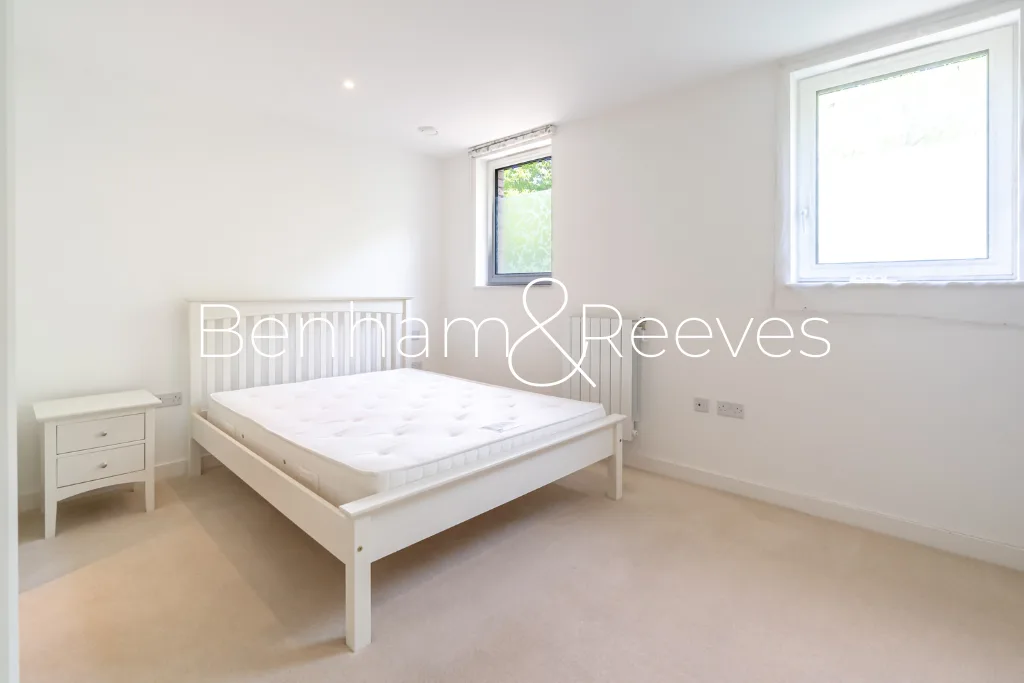 4 bedroom town house for rent