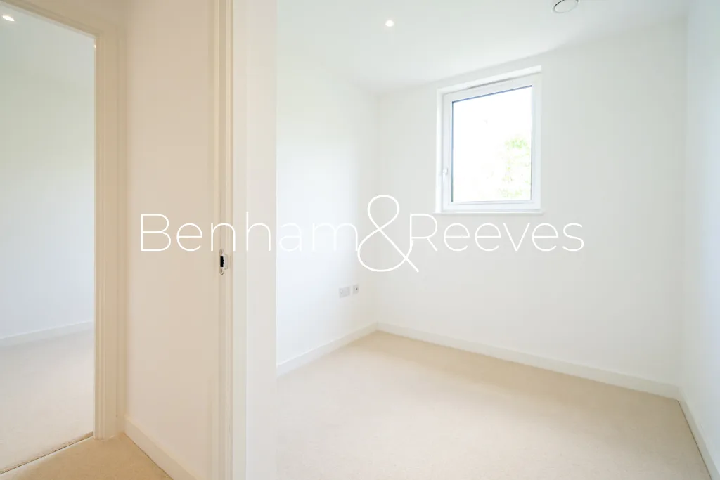 4 bedroom town house for rent