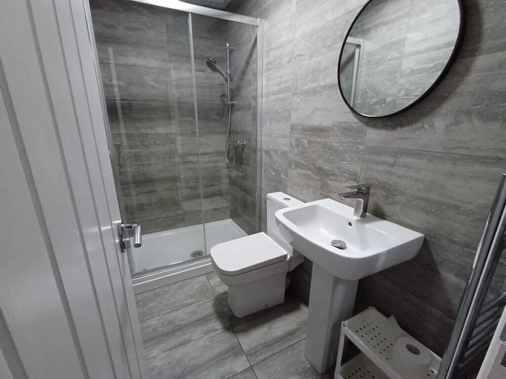 6 bedroom terraced house for rent