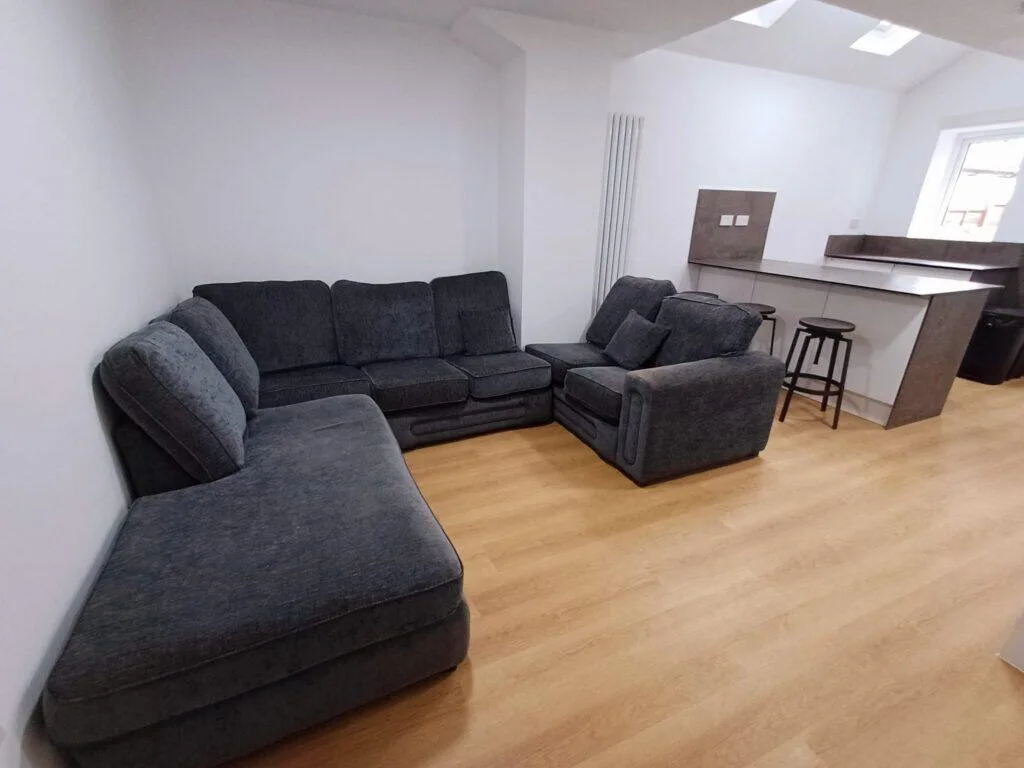 6 bedroom terraced house for rent