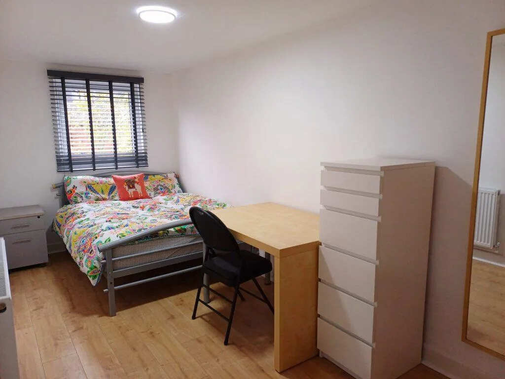 6 bedroom terraced house for rent