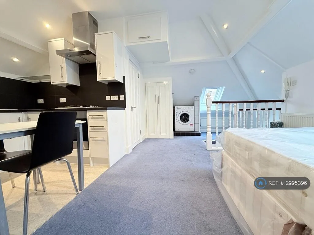 Studio flat for rent