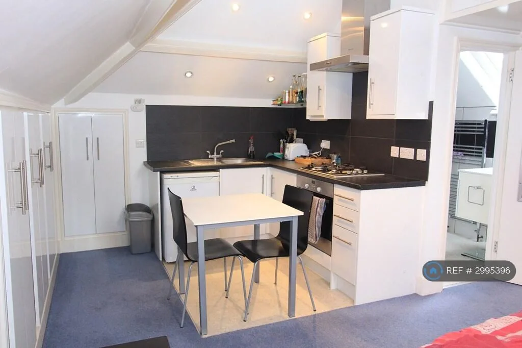 Studio flat for rent