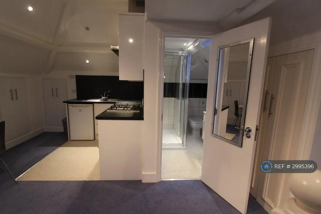 Studio flat for rent