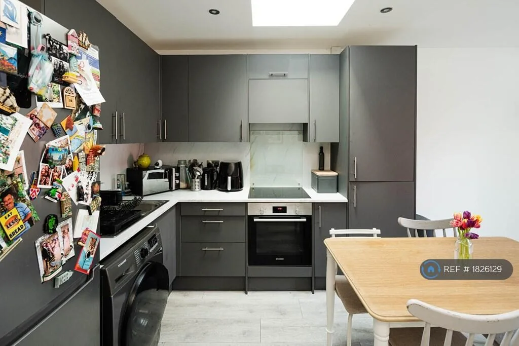 3 bedroom maisonette for rent