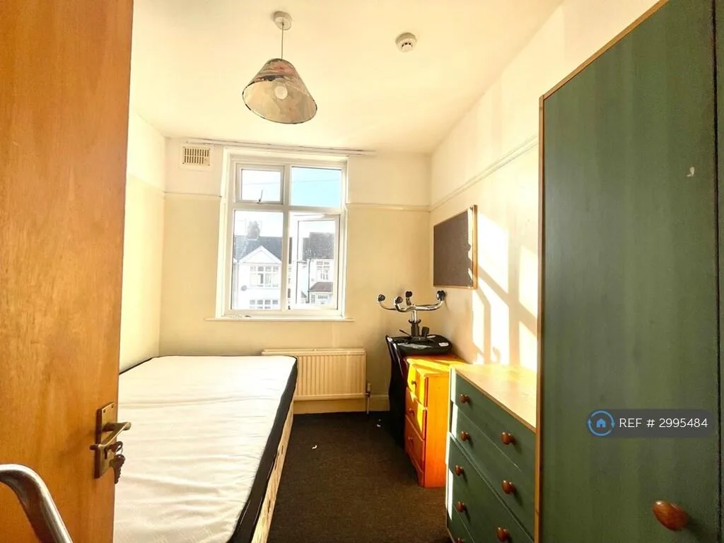 5 bedroom terraced house for rent